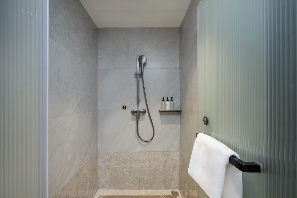 Mercure Guangzhou Baiyun International Airport 40/44