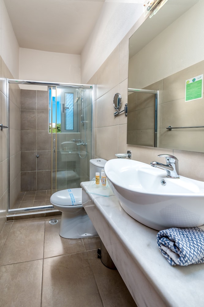 7 Palms Hotel Apartments 46/49