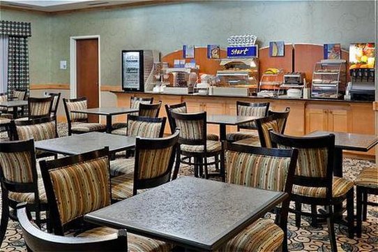 Holiday Inn Express Suites Atlanta Southwest Fairburn 33/45