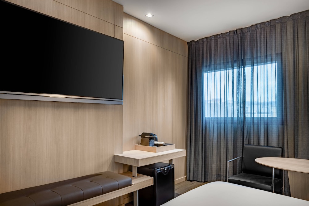 Ac Hotel Sants 28/47