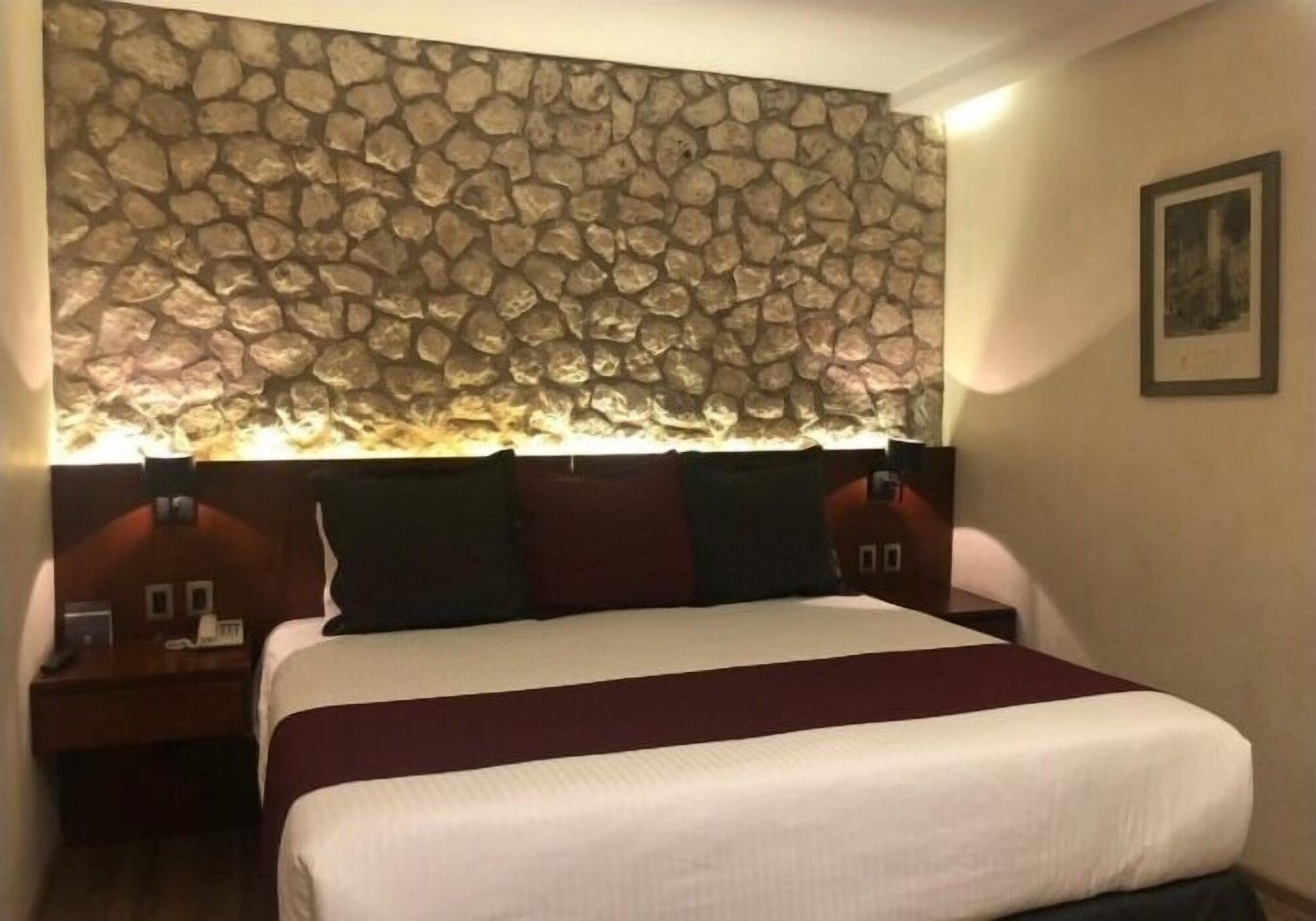 COMFORT, KING BED