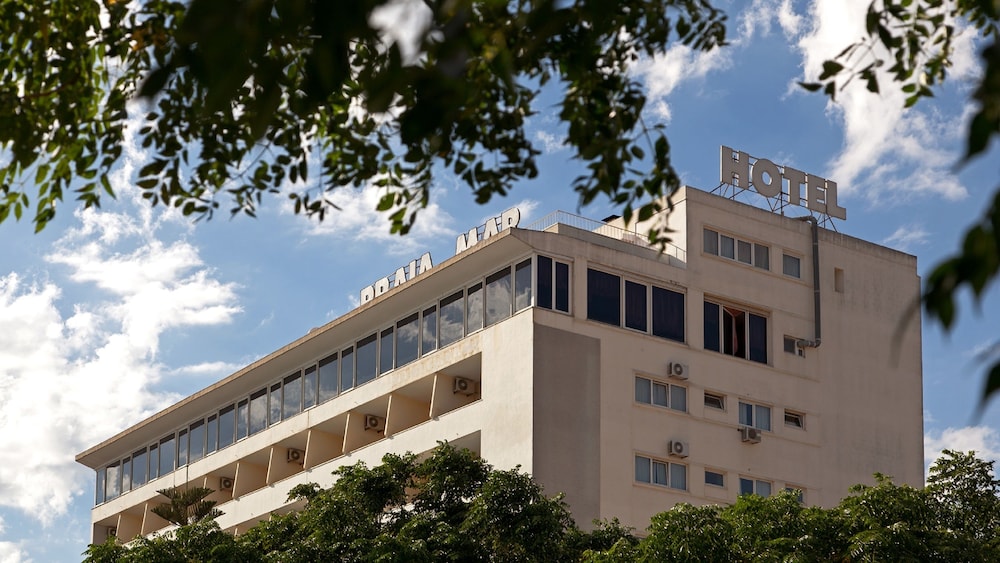 Carcavelos Beach Hotel 7/63