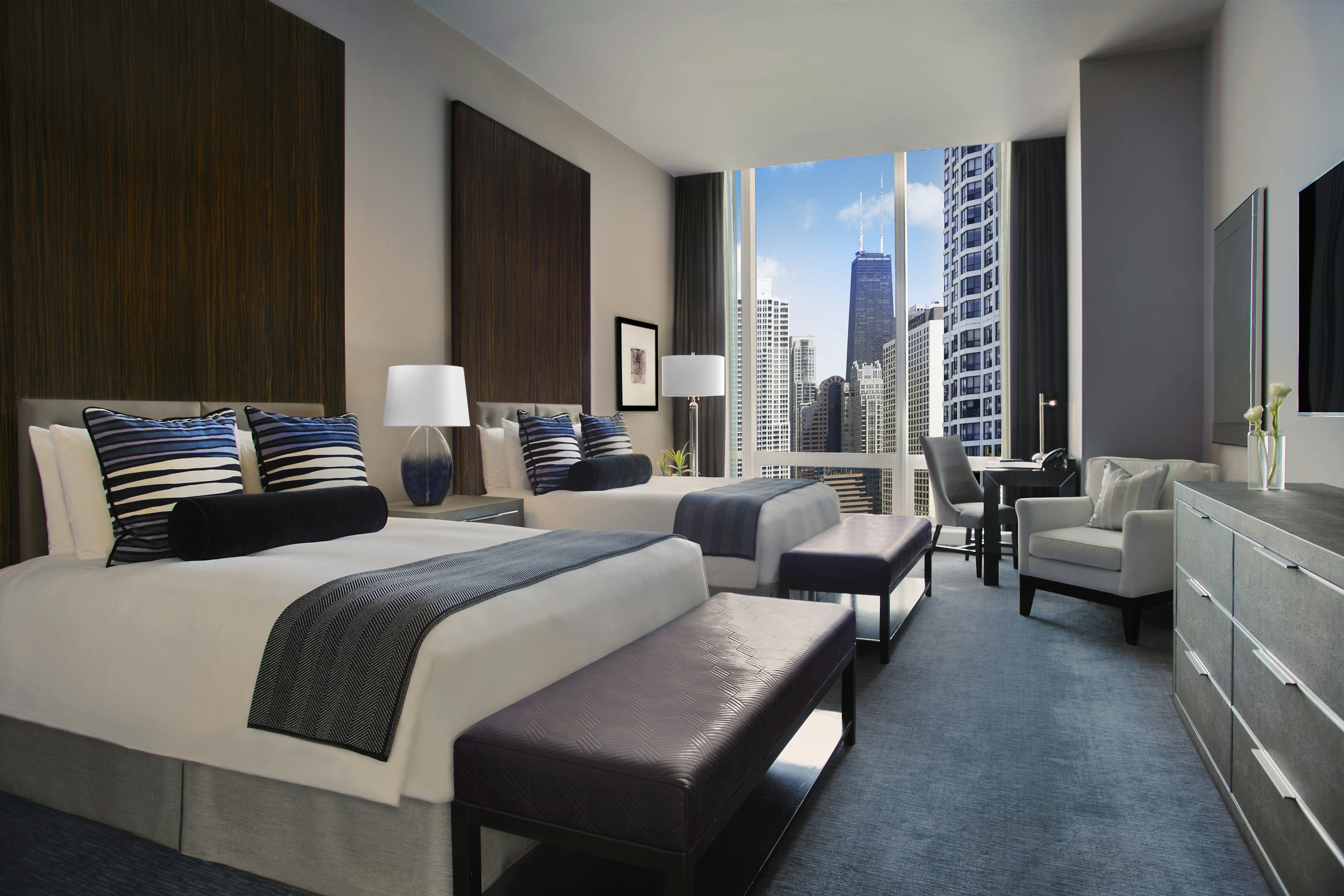 DELUXE, 2 QUEEN BEDS, CITY VIEW