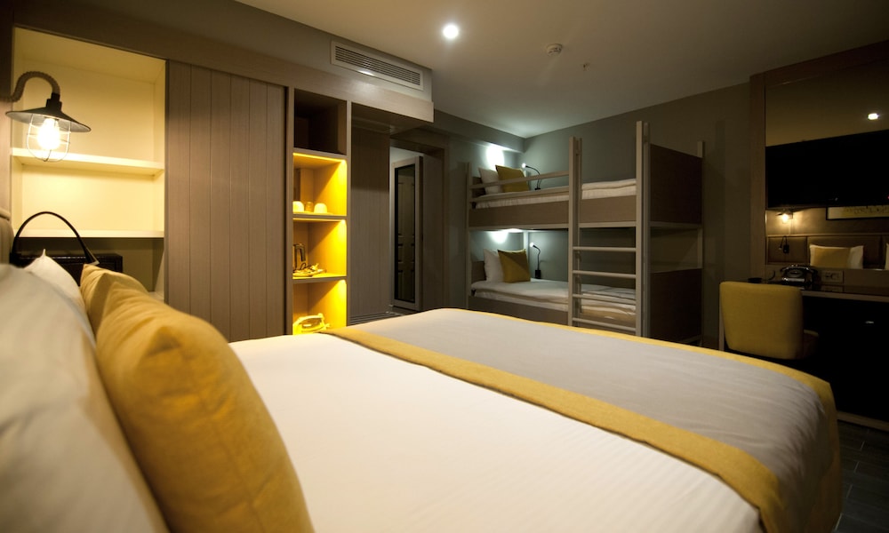 Hotel Seraglio 30/70