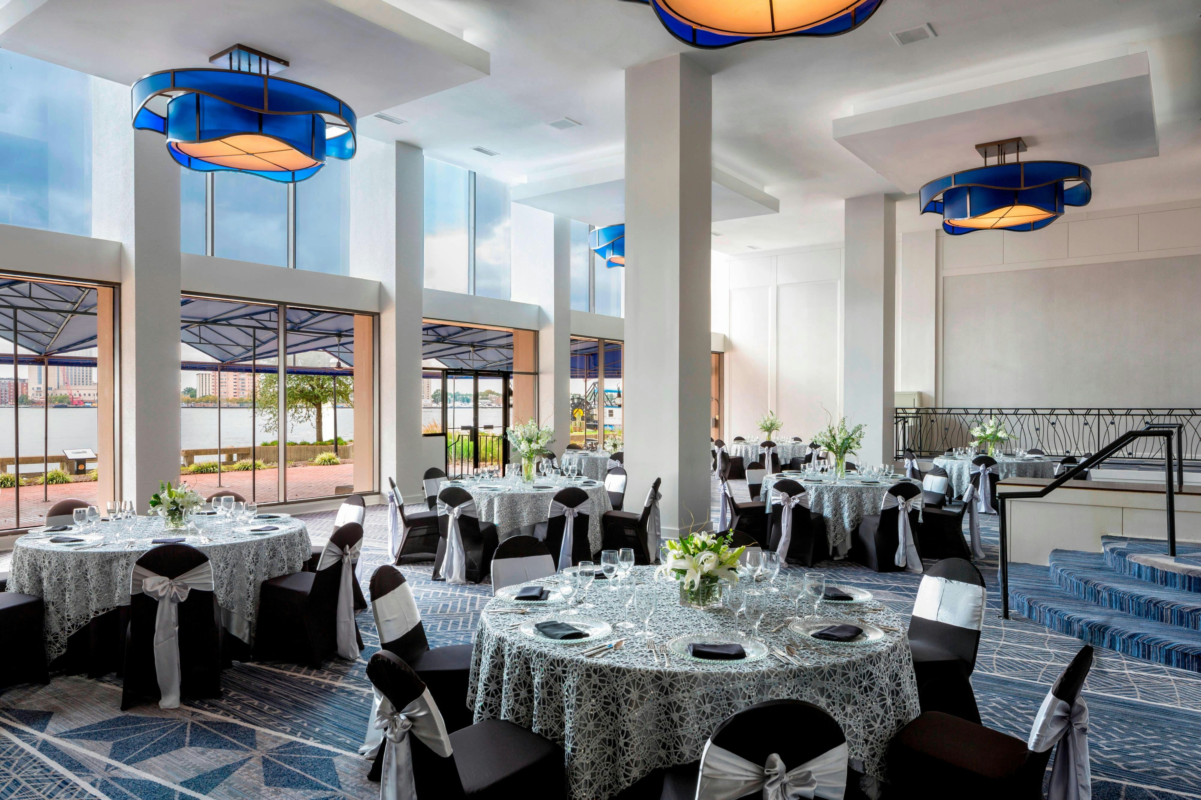 Sheraton Norfolk Waterside 40/55
