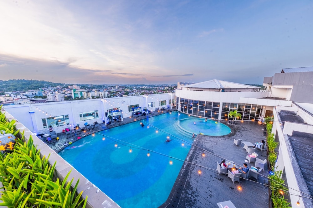 Grand Jatra Hotel 64/70