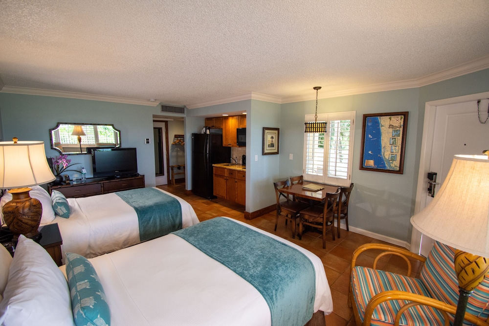 Studio, 2 Double Beds, Gulf Side، Vanderbilt Beach Resort 2/7