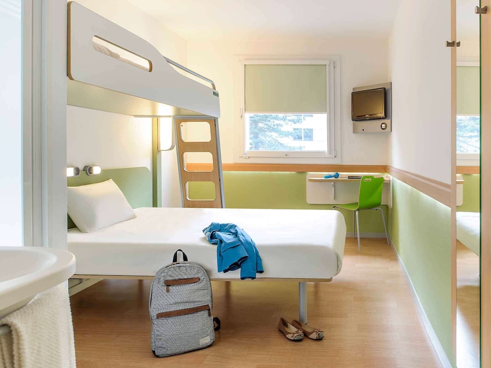 Ibis Budget Bordeaux Centre Bastide 42/45