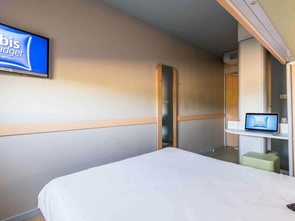 Ibis Budget Amberieu En Bugey Chateau Gaillard 12/36