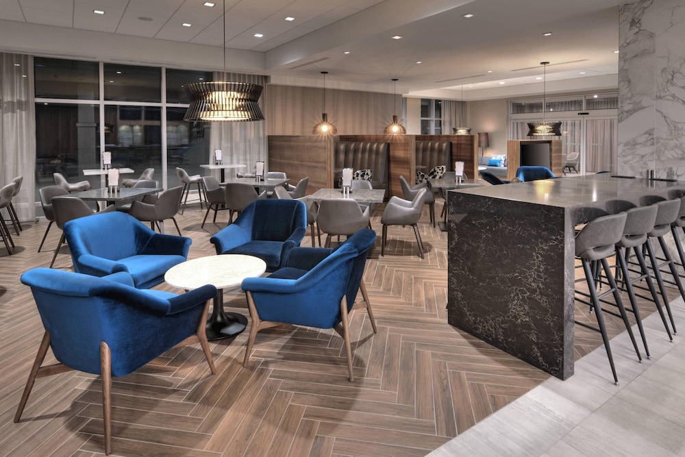Courtyard By Marriott Burlington 34/47