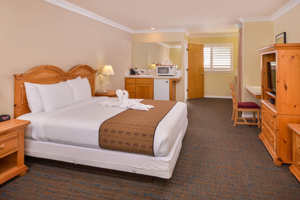 Cayucos Beach Inn 31/64