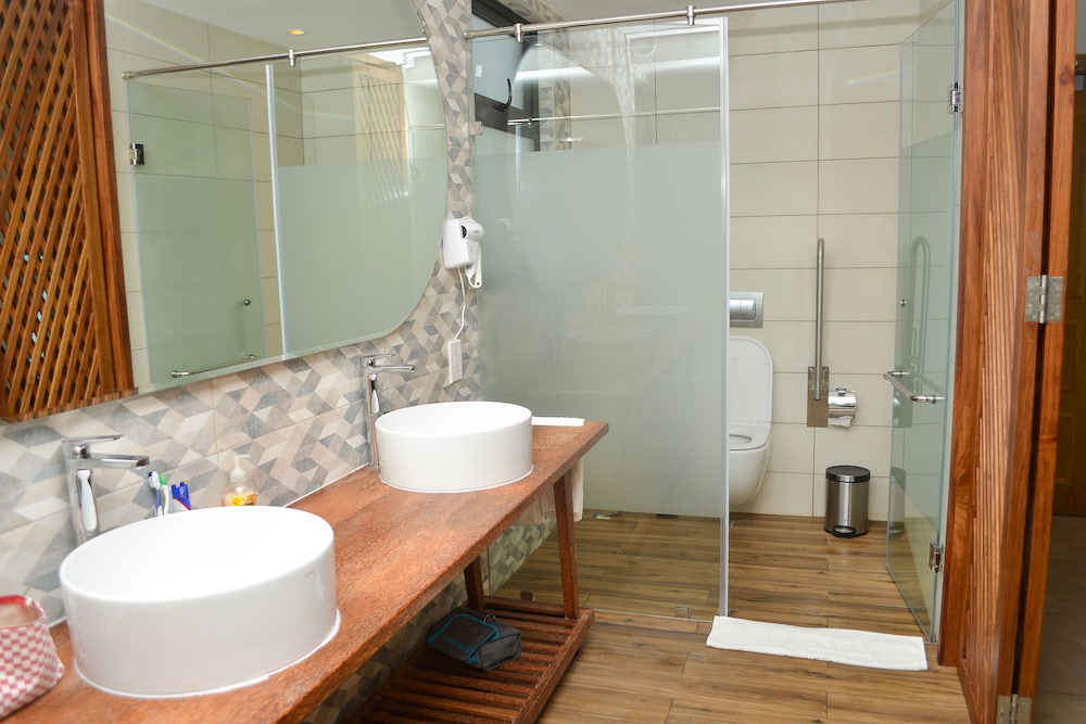 TOA Hotel & Spa 55/58