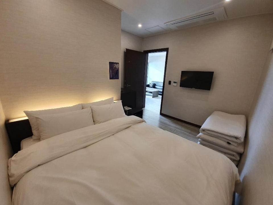 Suite, Sea View