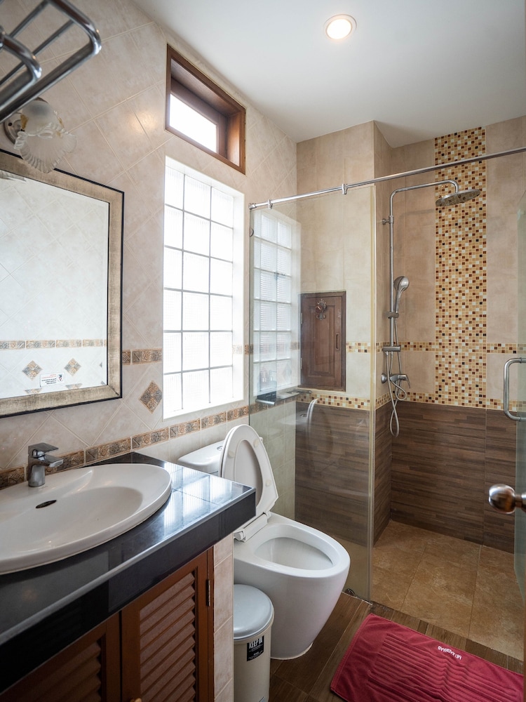 Baan SaiLom Resort Karon Phuket 48/49