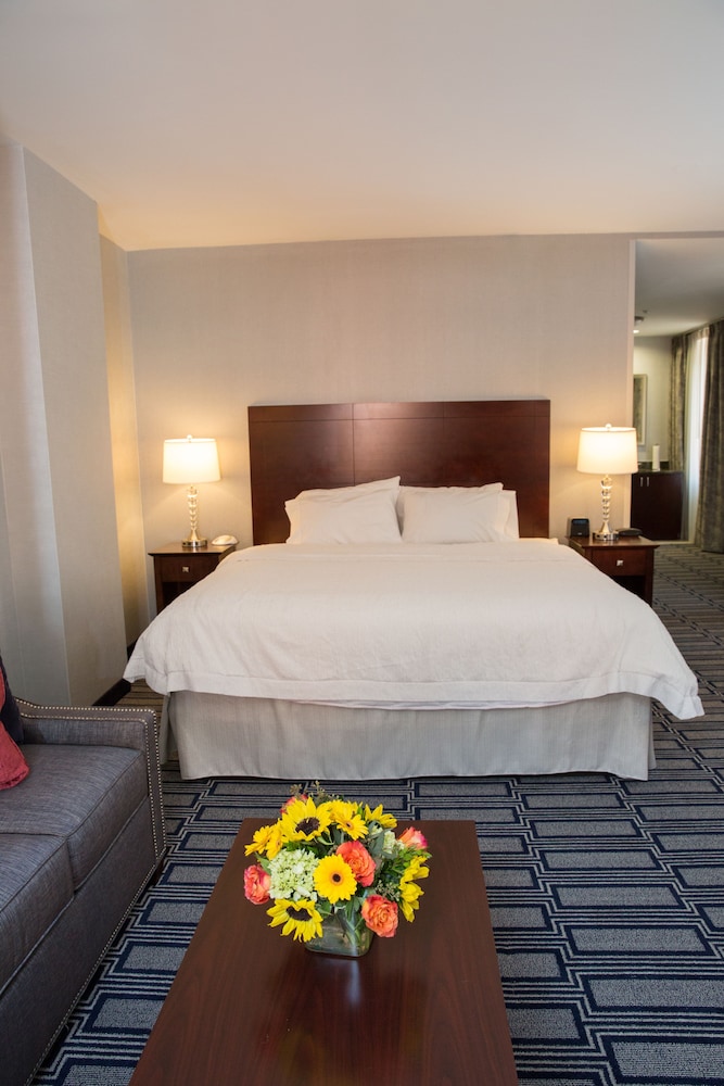 Hampton Inn & Suites Providence Downtown 12/50