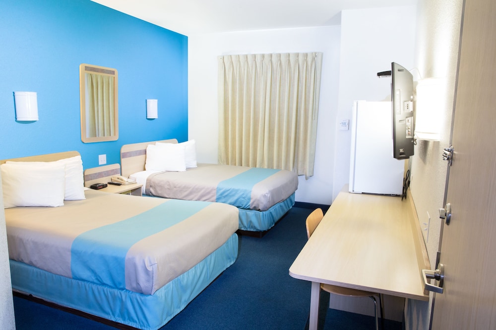 Motel6 Red Deer, AB 23/67