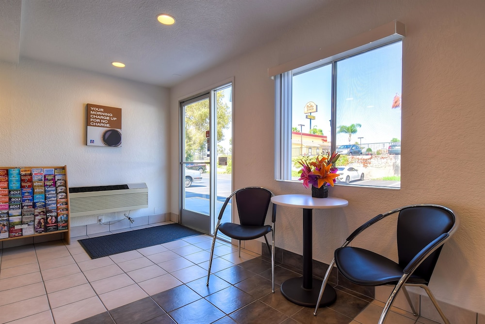 Motel6 Rowland Heights, CA - Los Angeles - Pomona 39/49
