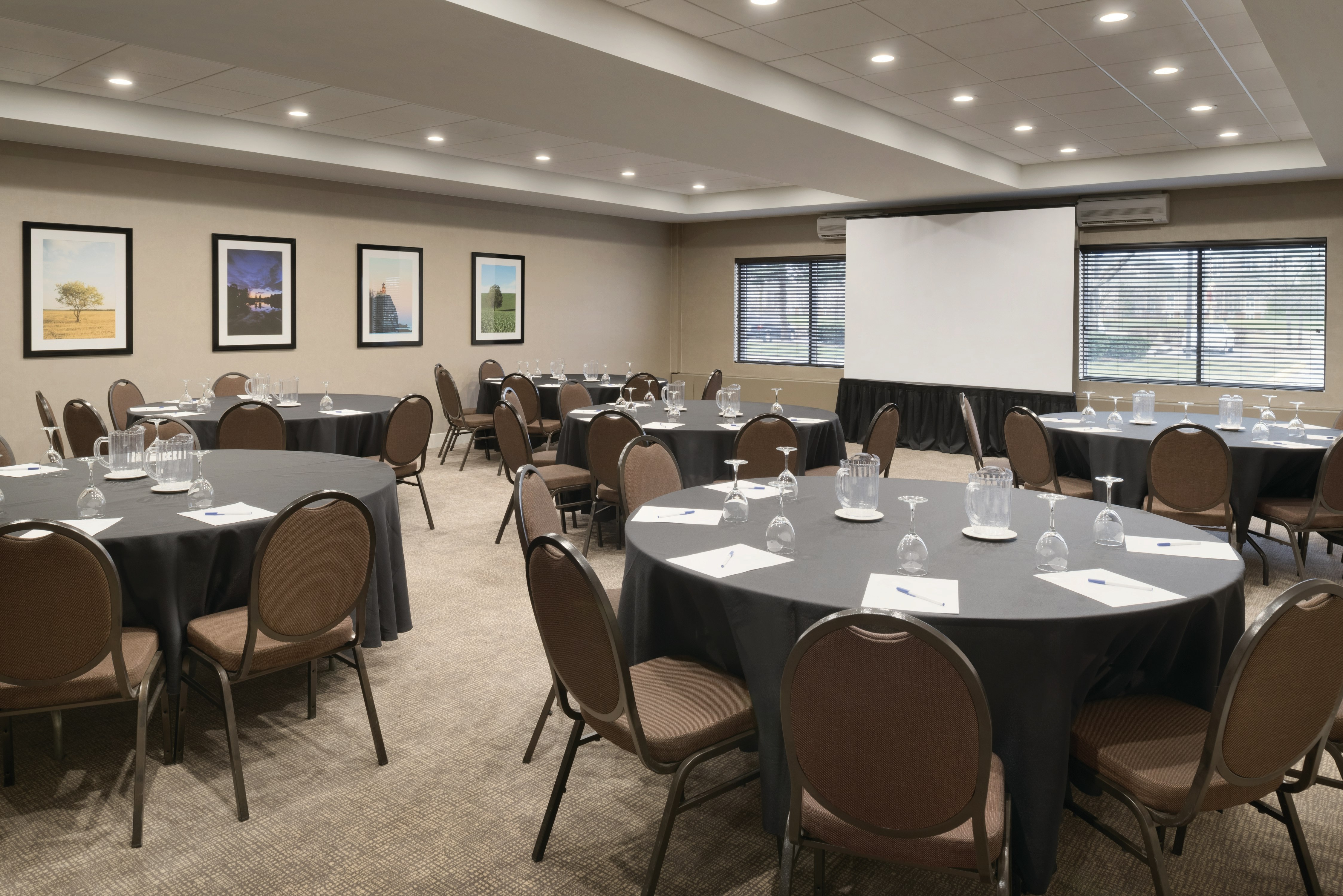 Embassy Suites By Hilton Milwaukee Brookfield 69/81
