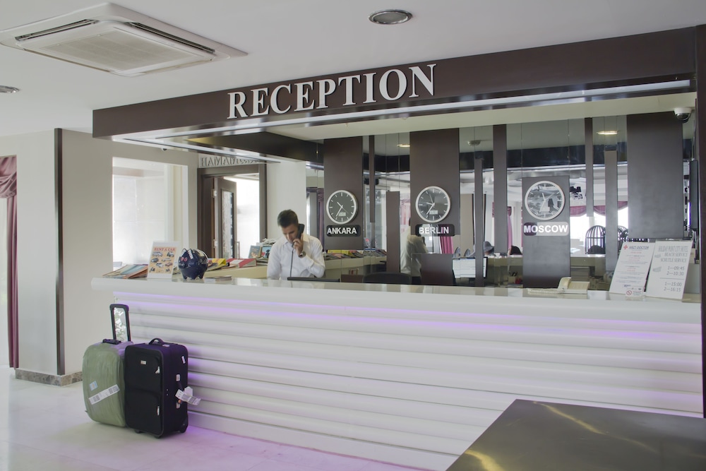 Adella Side Hotel 17/73