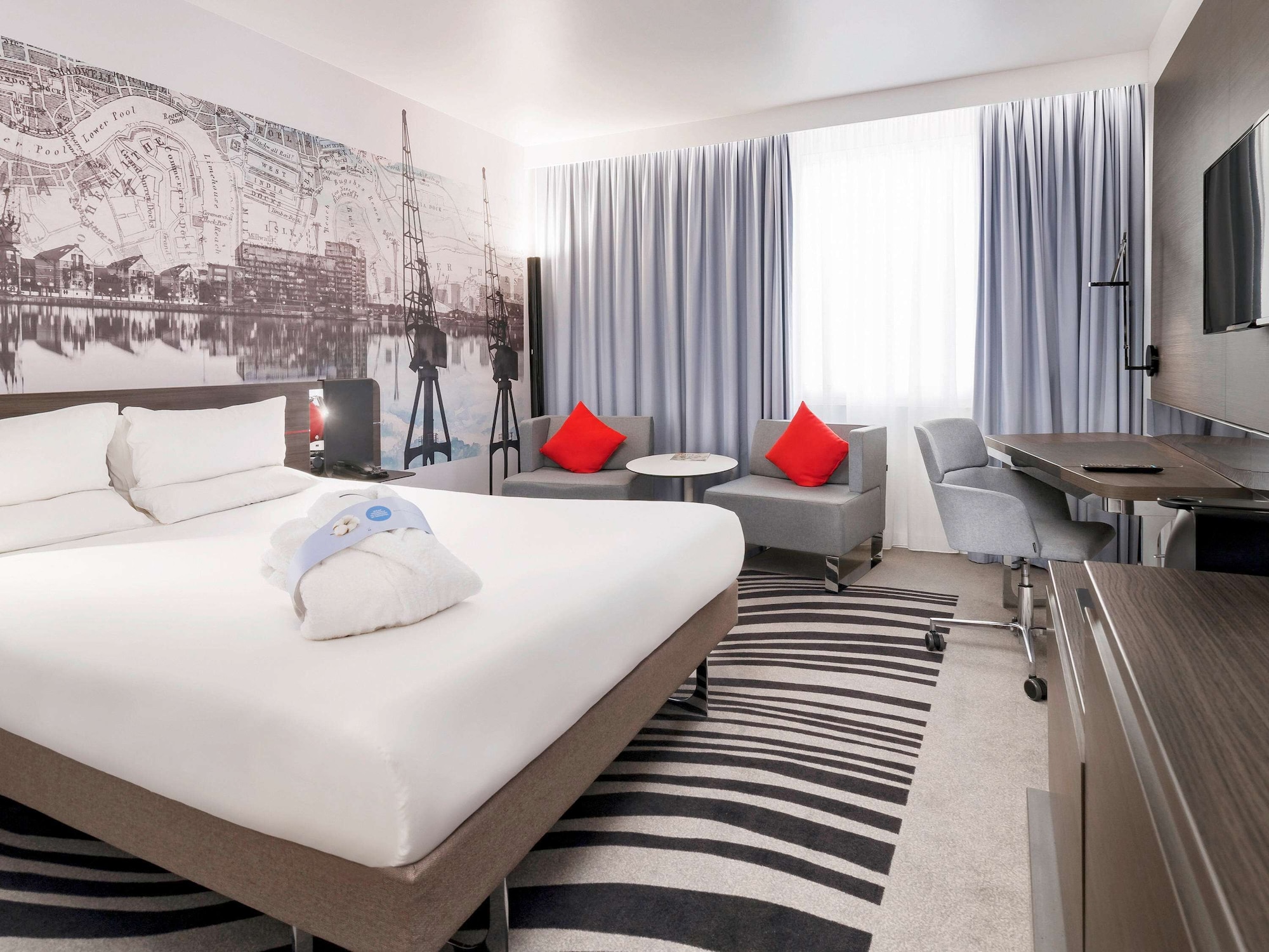 PREMIUM, EXECUTIVE, QUEEN BED