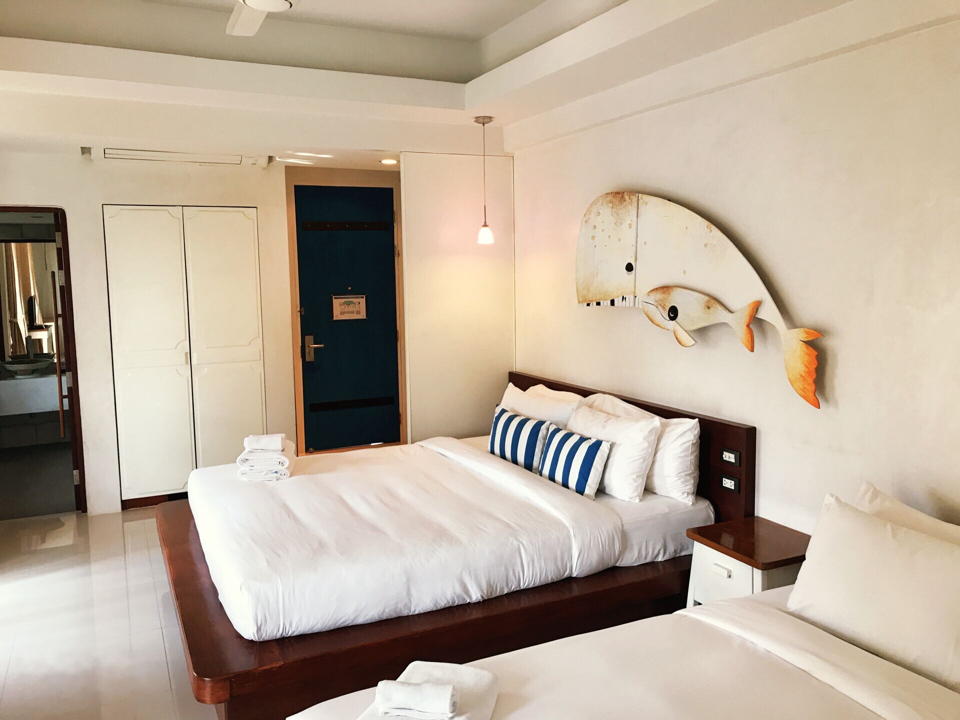 Moon, 1 King and 1 Single Beds, River View, Bathtub, High Floor
