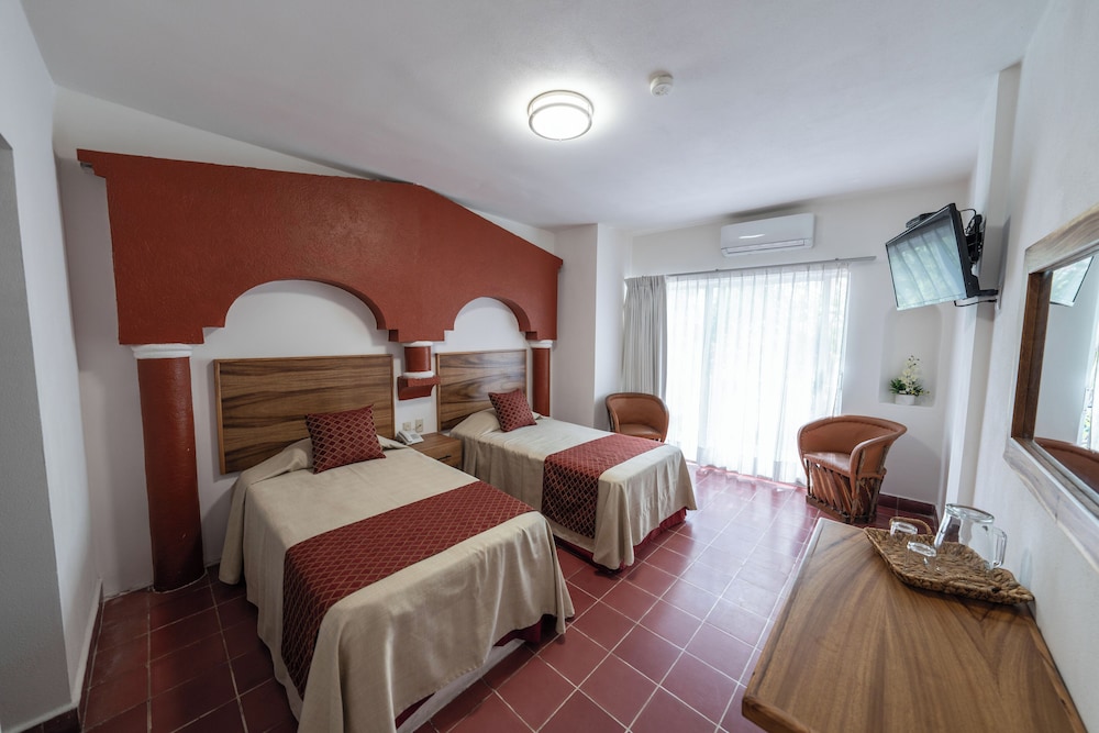 TRADITIONAL, TWIN BEDS, CITY VIEW, BALCONY