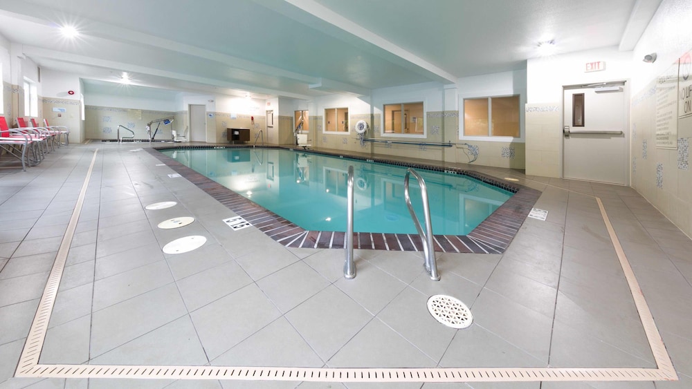 swimming pool spa