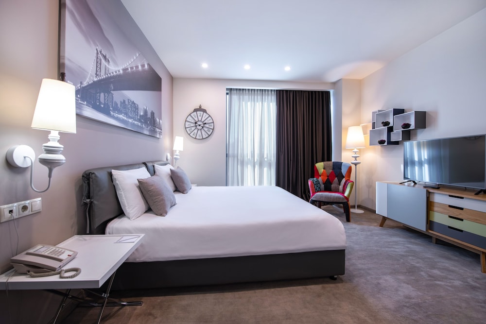 Opera Suite Hotel 17/50