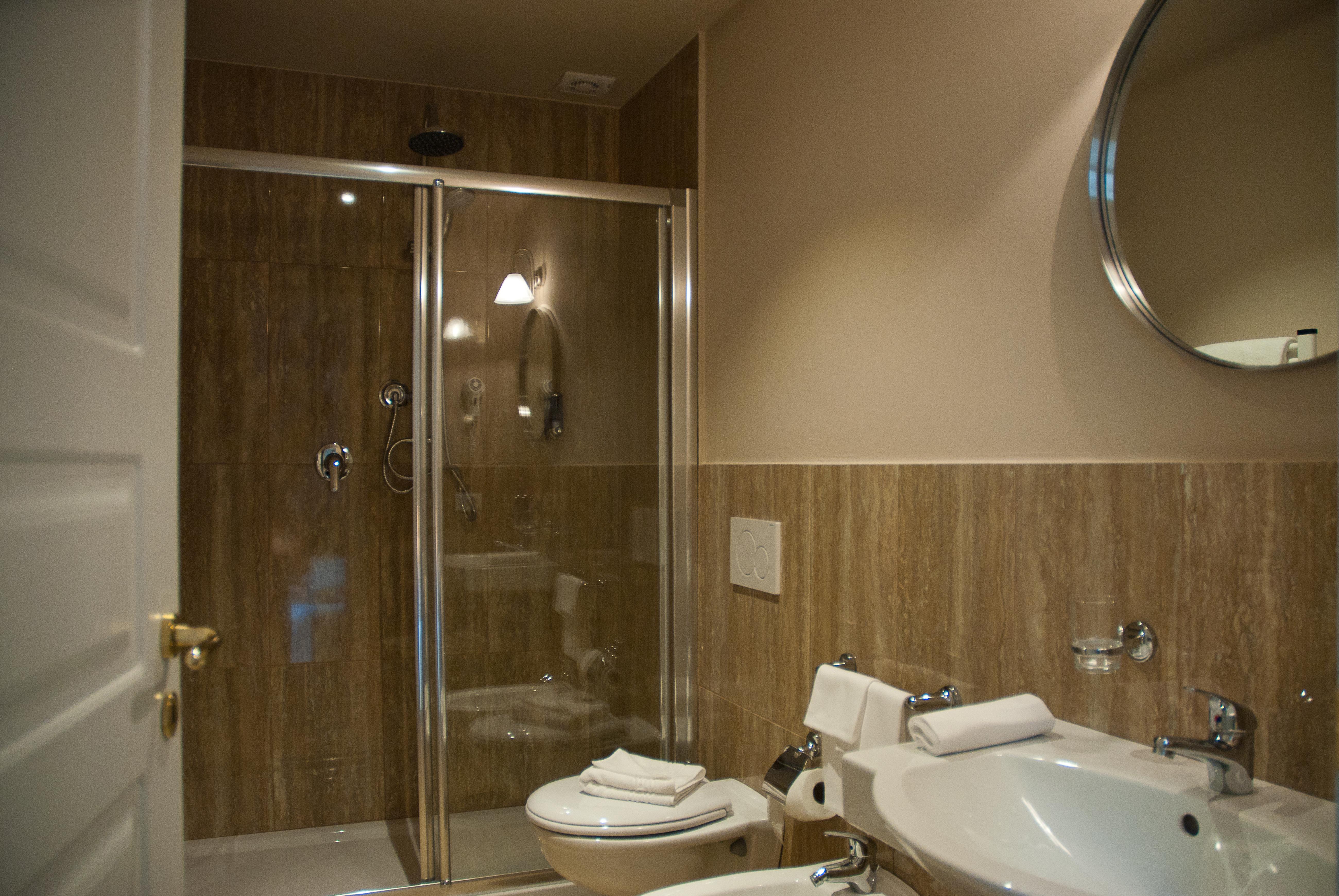 BLACK 5 FLORENCE SUITE 47/51