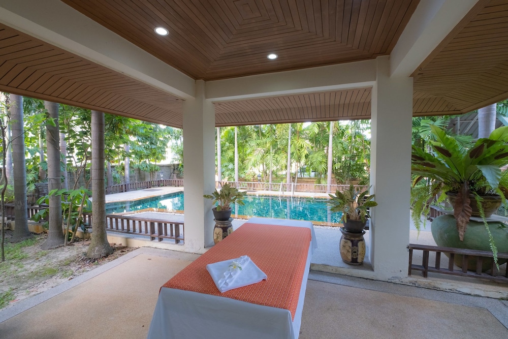 Blue Beach Grand Resort and Spa 19/48