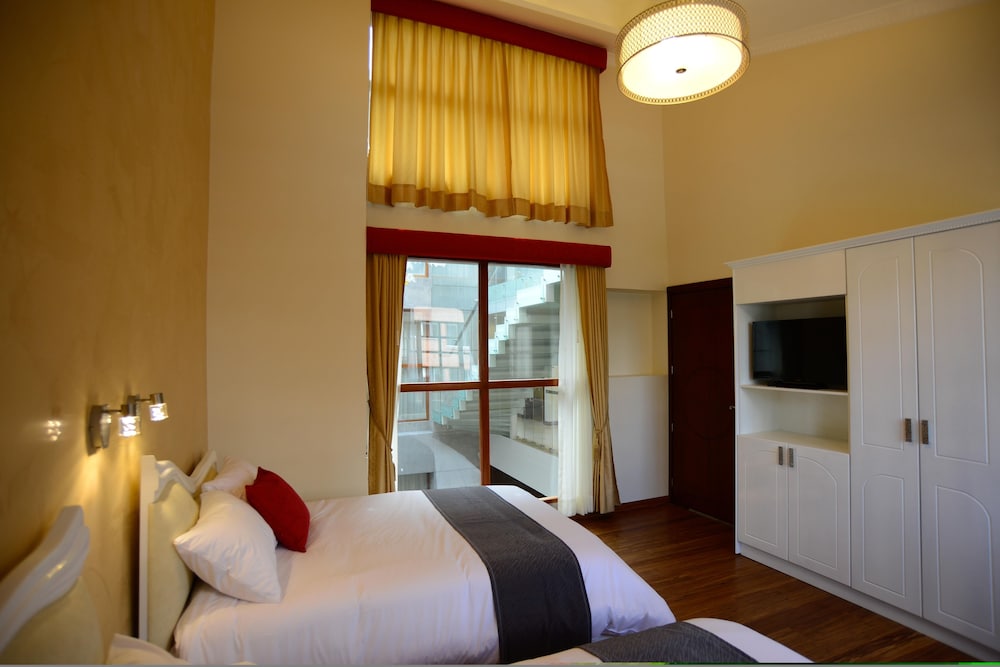 HOTEL BOUTIQUE MARQUIZ 46/57