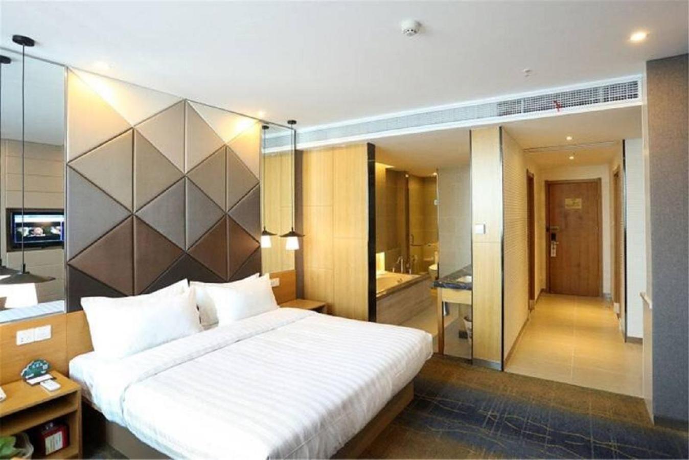 GreenTree Inn Taizhou Golden Eagle Shopping Center Dongfeng Road Express Hotel 17/39