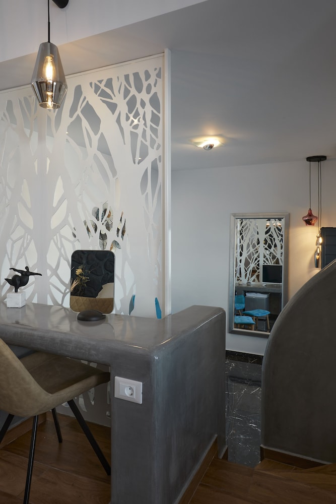 Oia Suites 8/50