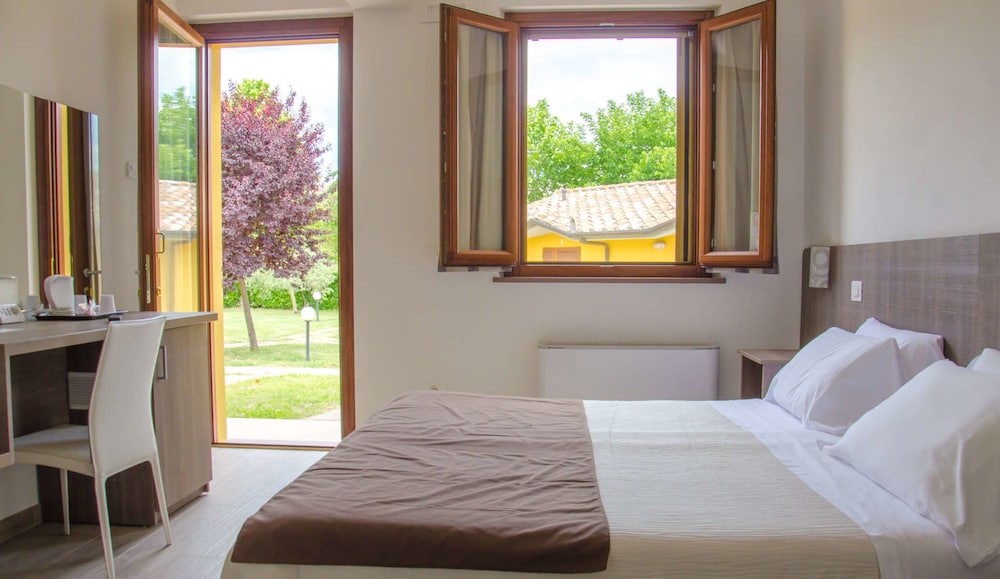 Villaggio Albergo Le Macerine 16/46