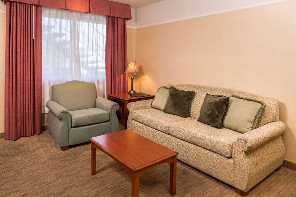 Laurel Inn & Conference Center 42/62