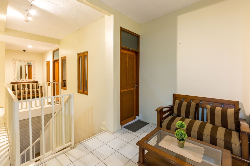 Jayagiri Guesthouse By Belgareti 39/63