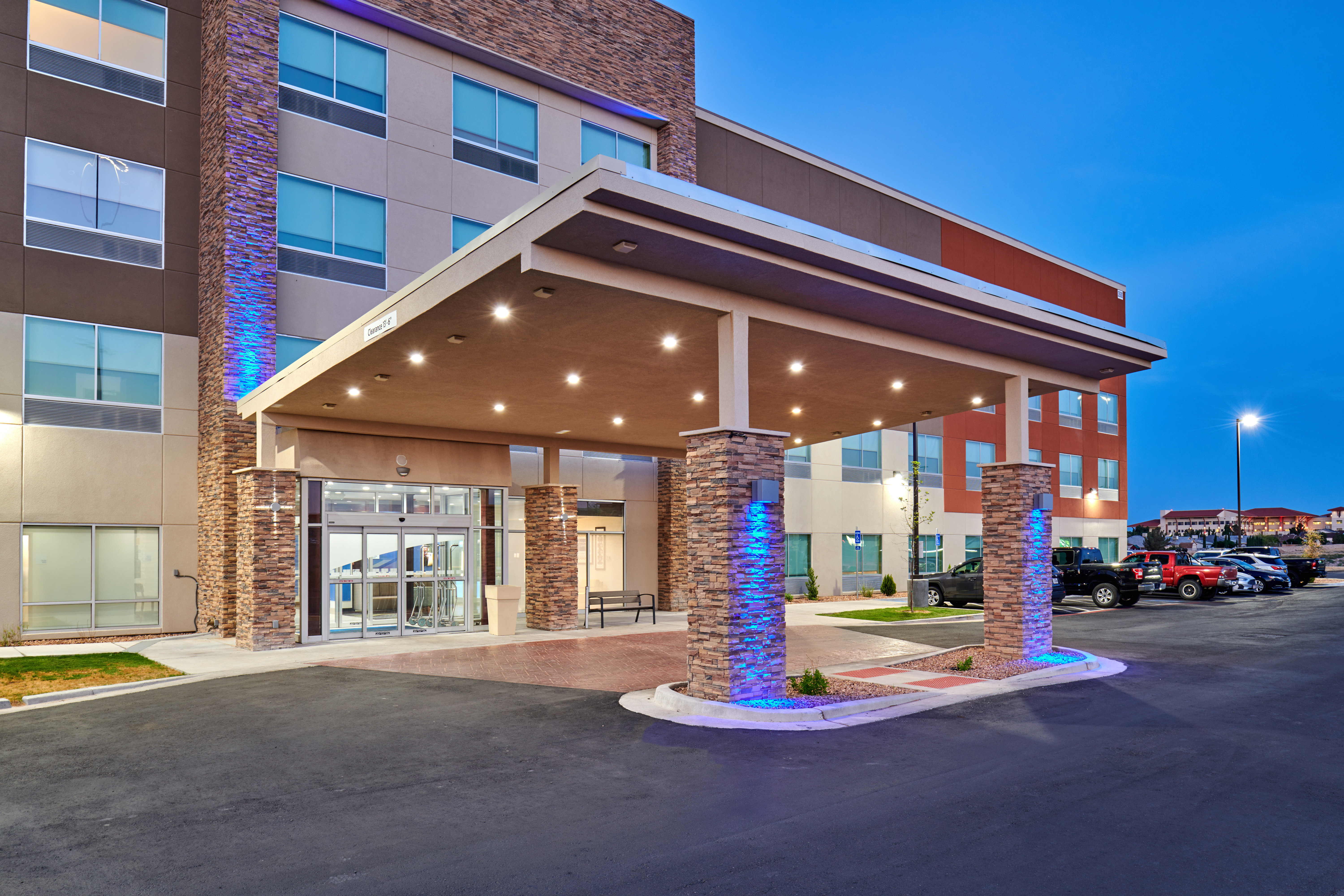 Holiday Inn Express and Suites El Paso East 57/59