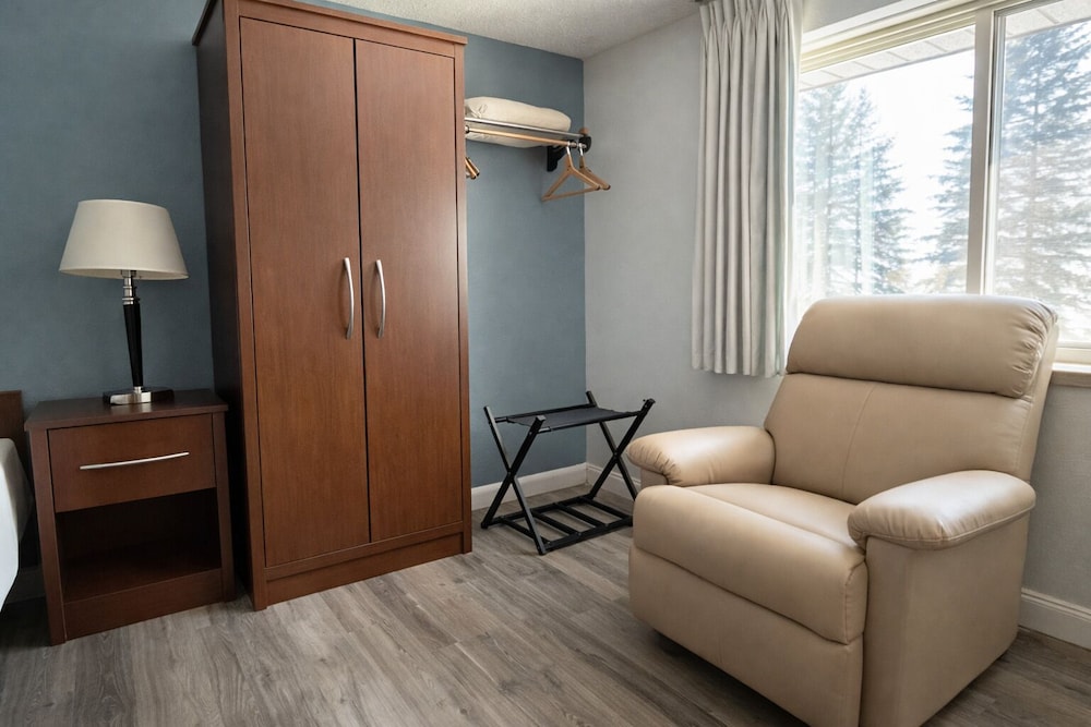 Hotel 8 Fergus Falls 28/49