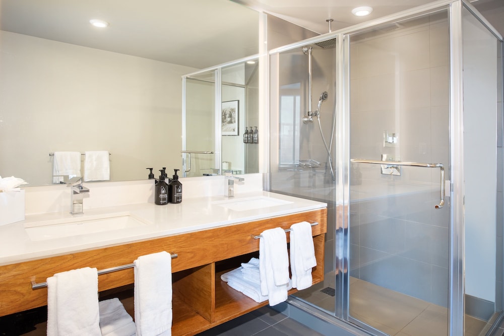 Expanded, Standard, King Bed, City View، Hotel Indigo Denver Downtown - Union Station, an IHG Hotel 10/10