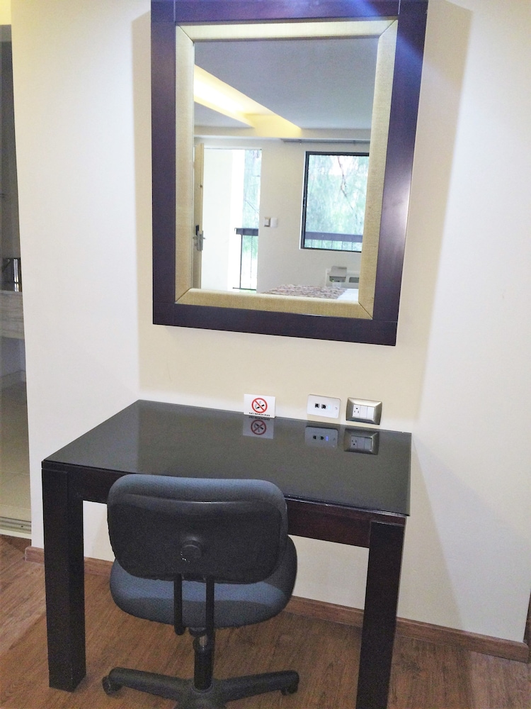 Quinta Dorada Hotel and Suites 27/34