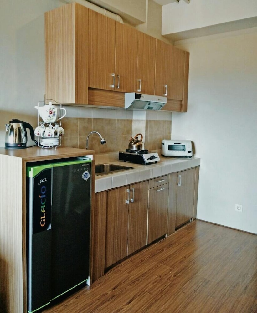 High Livin Apartment 6/24