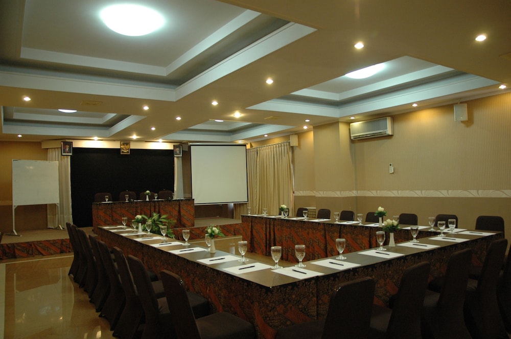 Riyadi Palace Hotel 50/61