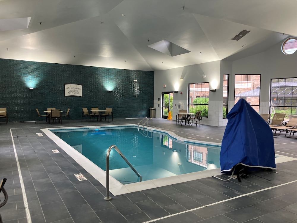 Staybridge Suites Toledo - Maumee 37/72