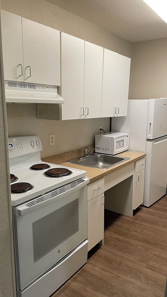 Sonesta Simply Suites Memphis 33/50