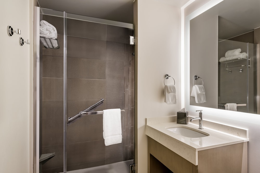 Hyatt House Rochester Mayo Clinic Area 50/50