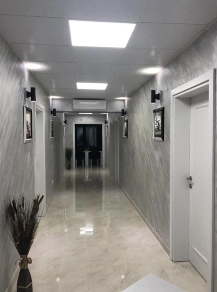 Mark's Palace 21/28