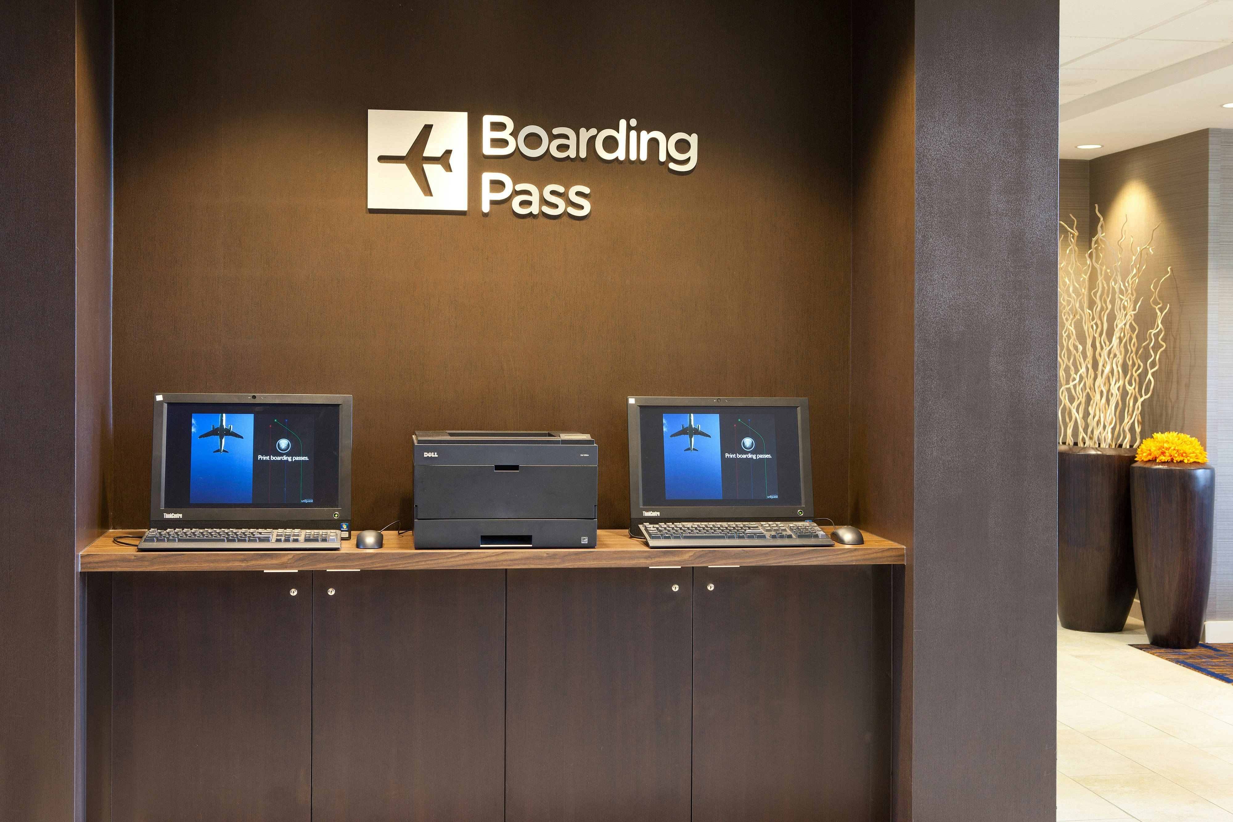 Courtyard By Marriott Oakland Airport 12/17