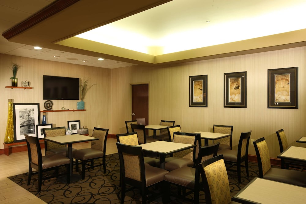Hampton Inn Woodbridge 45/58