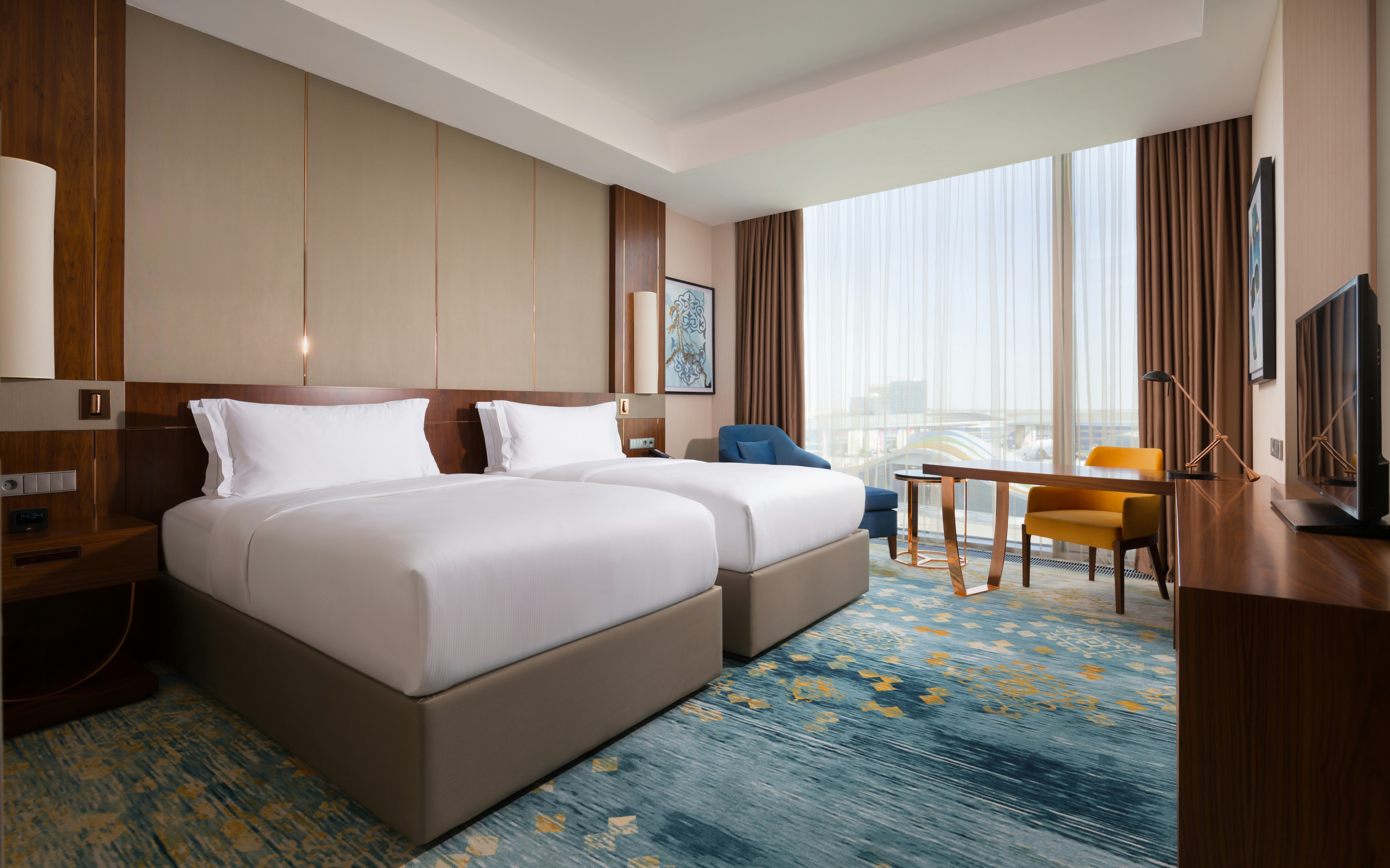 EXECUTIVE, TWIN BEDS