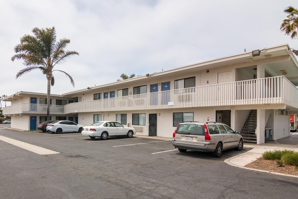 Motel6 Ventura, CA - Beach 43/58